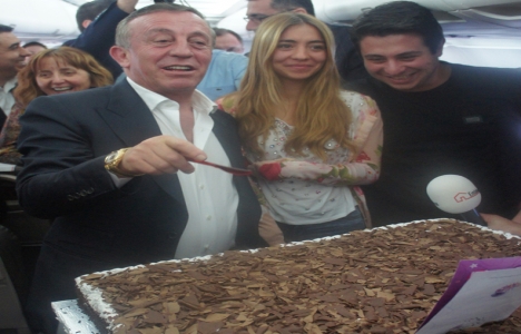 Ali Ağaoğlu kızının doğum günü partisine katıldı!