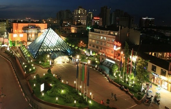 Bursa Zafer Plaza 51.4 milyon liraya bugün satılıyor!