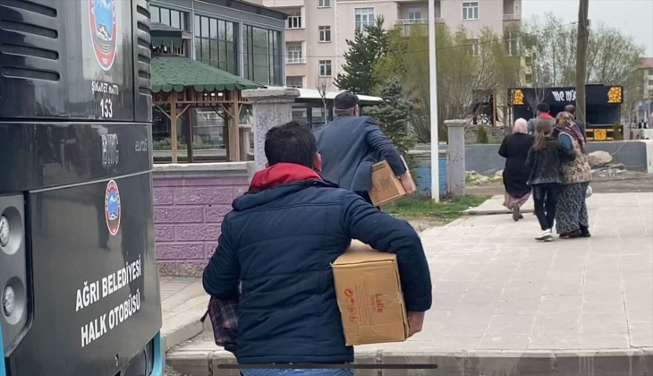 Ağrı da belediyenin dağıttığı şeker vatandaş tarafından yağmalandı! Belediyeden şok açıklama