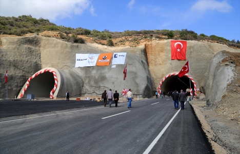 Yeşilovacık-Aydıncık ile Aydıncık-Gözce arasındaki 6 tünel açıldı!