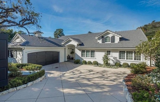 Emma Stone Los Angeles taki evini 3.9 milyon dolara satıyor!