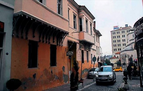 İzmir Basmane'deki tarihi konakta onarım çalışmaları devam edecek mi?