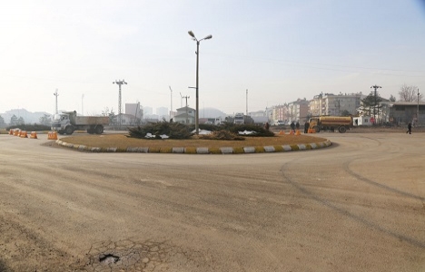 Karaman Larende Alt Geçit Projesi için ilk kazma vuruldu!