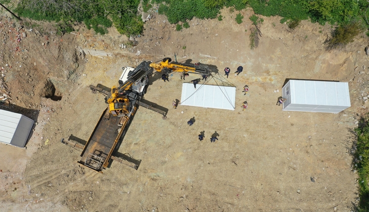 Kahramanmaraş ta 52 evin yıkıldığı mahallede konteyner kurulumu başladı!