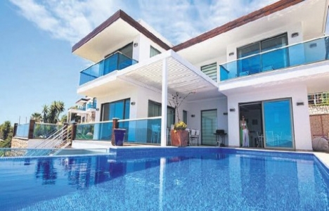 Kıvanç Tatlıtuğ Kaş ta 100 bin TL ye ev kiraladı!