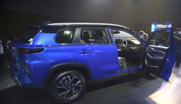 Toyota Urban Cruiser Hyryder Hybrid SUV tanıtıldı! İşte aracın teknik özellikleri ve fiyatı