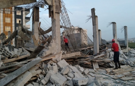 Haliliye'de inşaatın üst kat betonu çöktü: 2 işçi yaralandı!