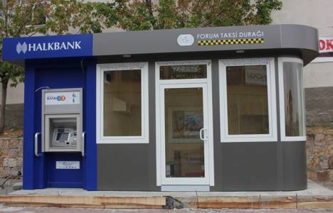 Kayseri'de modern taksi durakları yaygınlaşıyor!