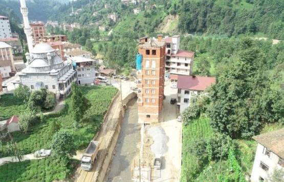 Rize'de dere yatağındaki 7 katlı apartmanın sahibi de imar barışına başvurdu!
