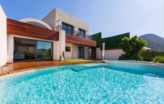 Enes Batur Alya Villaları nı tercih etti!