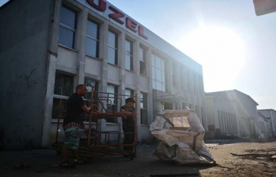 Milyonluk yağma! Uzel in fabrikası talan edildi!