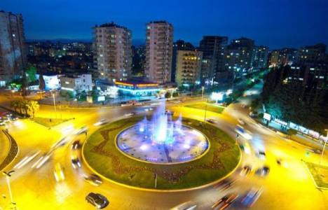 Adana'nın bulvar, cadde kavşakları ışıklandırıldı!