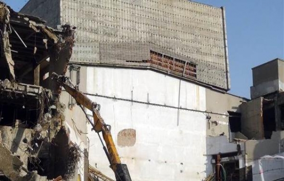 AKM nin ön cephesi tamamen yıkıldı!