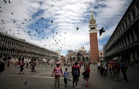 Ahmet Davutoğlu: Taksim Meydanı, dünyanın en çirkin meydanı!