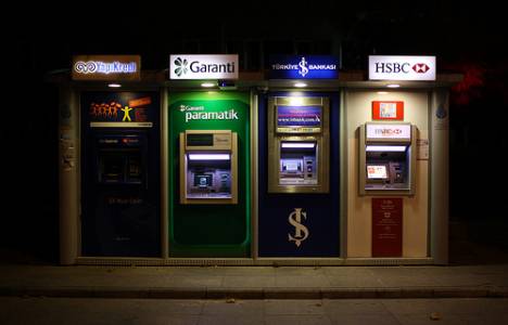Bankalar ATM'ler için 500-1500 lira arasında kira ödüyor!