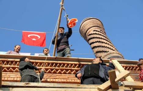 500 yıllık çatı bahşişi geleneği Ladik ilçesinde devam ediyor!