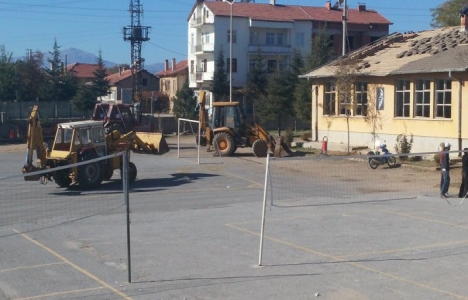 Tarihi Nevşehir Gazi Okulu yıkılıyor!