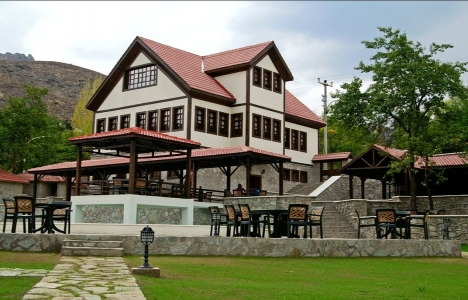 Gümüşhane'de 10 milyon TL'ye satılık 2 konak!