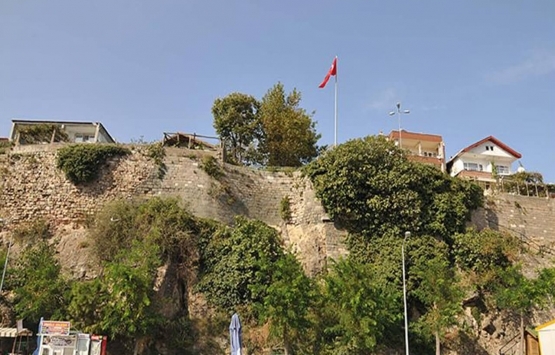 Çökme tehlikesi bulunan tarihi Amasra Kalesi güçlendirilecek!