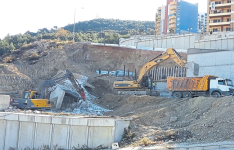 İzmir Nar-Bel yolu çöktü!