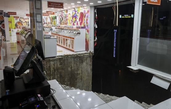 Ankara da bir inşaatın temel kazısı esnasında yan binadaki dükkan çöktü!