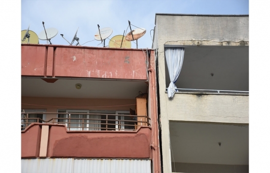 Alanya da yıkılma riski bulunan bina boşaltıldı!