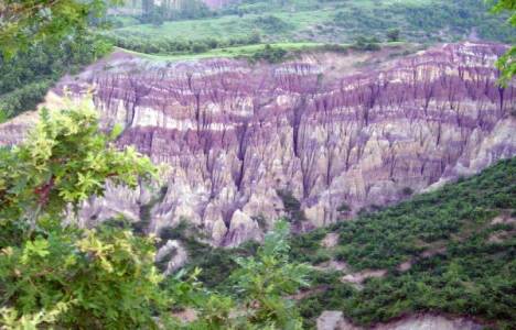 Tokat'ta Kapadokya'yı andıran dilim kayalar keşfedilmeyi bekliyor!