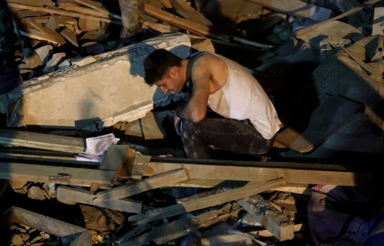 Ermenistan Gence'yi vurdu: 40'tan fazla ev yıkıldı!