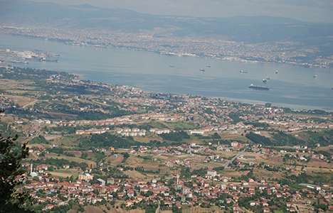 Başiskele'de cadde ve sokaklarda asfalt çalışması!