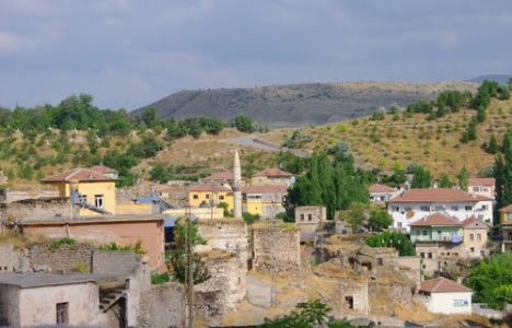 Niğde Çiftlik ilçesindeki köy yolları TBMM'de konu oldu!