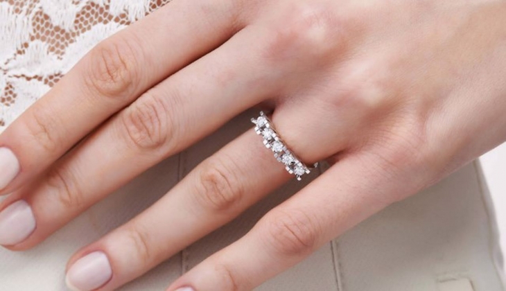 Altınbaş ta beştaş​​​​​​​  pırlanta yüzüklere indirim! Yeni yılda en güzel hediyeyi alın! 5 Aralık 2022 fiyat listesi...