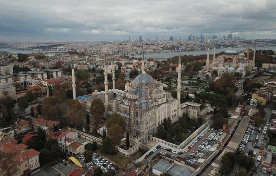 Sultanahmet Camii’nin minaresi söküldü!