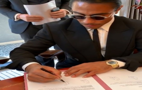 Nusret ten Park Hyatt otelinin önünde ilk poz!