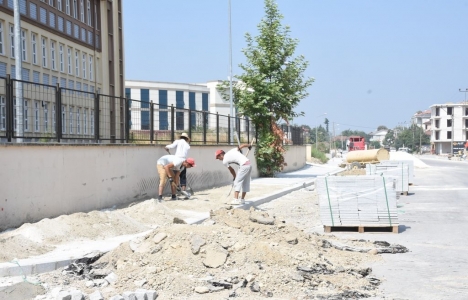 Düzce Atatürk Devlet Hastanesi'nde kaldırım çalışmaları başladı!