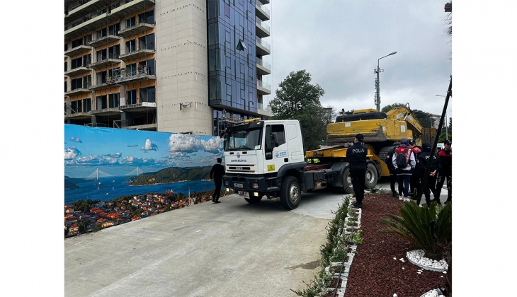 Sarıyer deki 27 katlı hayalet rezidans yıkılıyor! 34 yıldır inşaat halindeydi!