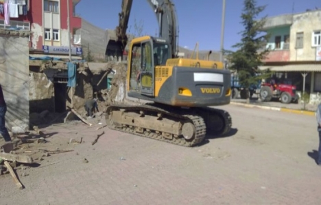 Kahramanmaraş Ekinözü'nde metruk binalar yıkılıyor!