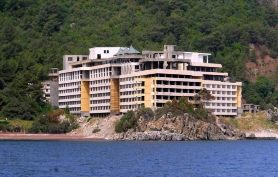Marmaris’te 30 yıllık otel inşaatının bitirilmesi bekleniyor!