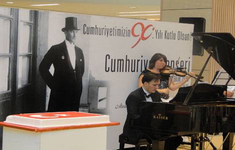 Tepe Nautilus'tan Cumhuriyet'e özel görkemli kutlama!