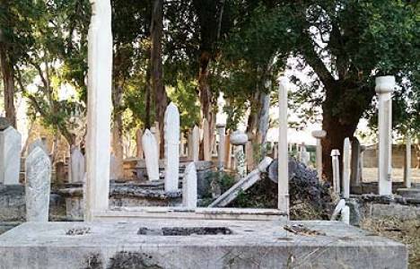 Murat Reis Külliyesi'ndeki cami ve türbeler restore edilmeyi bekliyor!