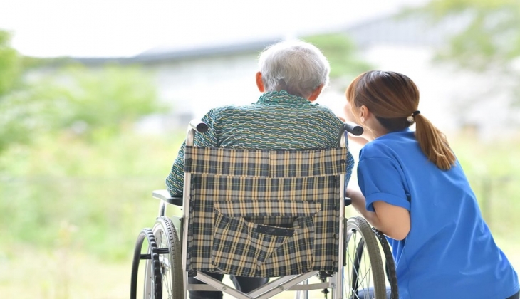 Bu haber herkesi ilgilendiriyor! Yaşlılık bakım sigortası geliyor!