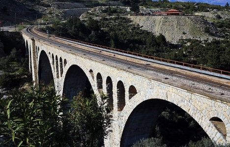 Adana Varda Köprüsü ışıklandırılıyor!