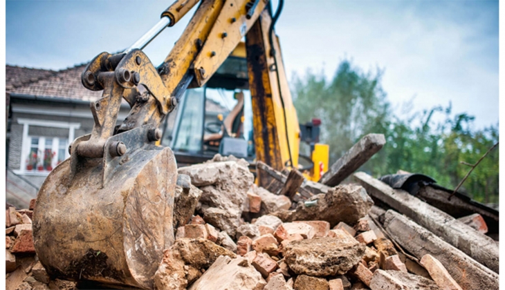 Bakırköy de kentsel dönüşüm çalışmaları tam gaz! Sakızağacı’ndaki 5 bloklu sitenin yıkımı başladı!