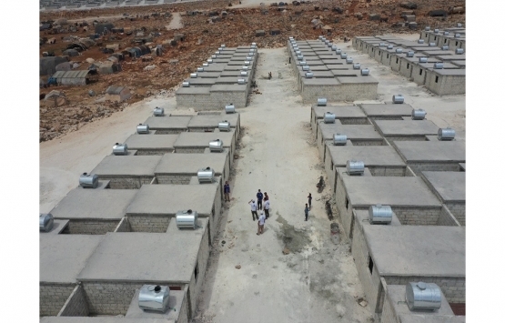 Deniz Feneri Derneği'nin İdlib'de inşa ettiği briket evlere aileler yerleştirildi!