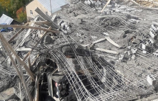 Yüksekova'da ev inşaatında çökme: 7 yaralı!