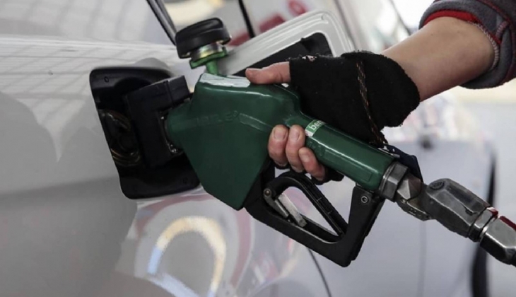 Benzin ve motorine bu gece yarısından itibaren 13 kuruş zam gelecek!