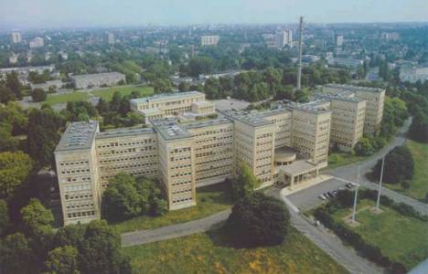 Almanya'da 116 metre yükseklikteki kule yıkıldı!