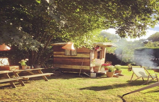 Kelly Brook un 1 milyon Sterlin değerindeki çiftlik evi!