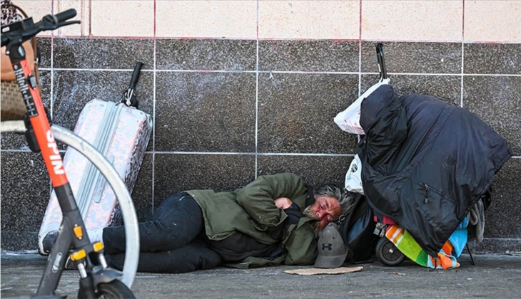 Yüksek kira, gelirdeki düşüş ve enflasyon ABD’de evsiz sayısını artırdı!