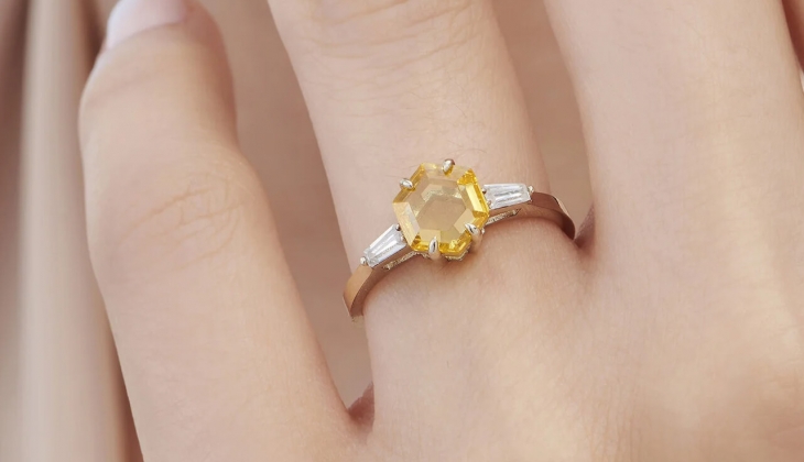 En trendler arasında yer alan renkli taşlı yüzükler ne kadar? Altınbaş 9 Aralık 2022 fiyat listesi