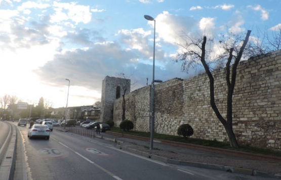 Topkapı Sarayı nda tarihi surlar restore ediliyor!